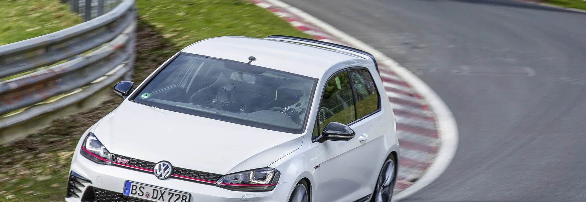 Volkswagen Golf GTI Clubsport S sets new Nurburgring record